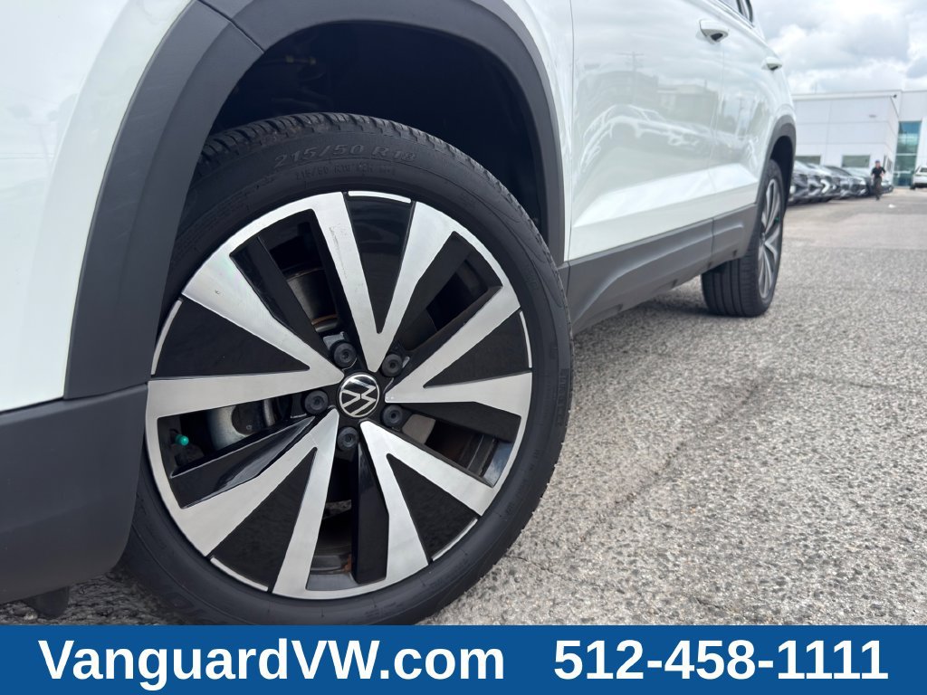 Used 2023 Volkswagen Taos SE FWD image 4