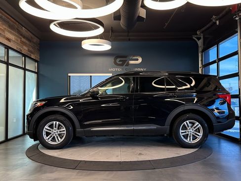 Used 2020 Ford Explorer XLT w/ Class III Trailer Tow Package image 6