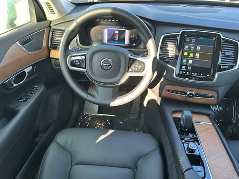 Used 2025 Volvo XC90 B5 Plus w/ Protection Package Premier image 18