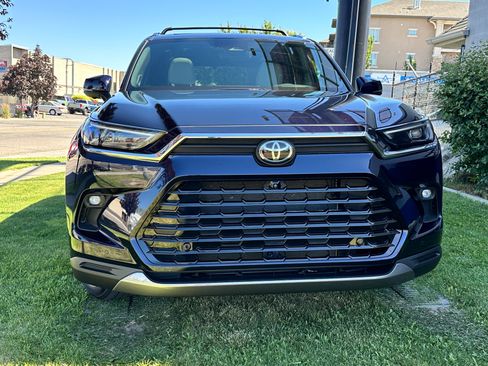 Used 2025 Toyota Grand Highlander AWD Hybrid image 4