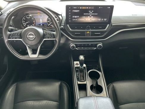 Used 2024 Nissan Altima 2.5 SR w/ SR Premium Package FWD image 14