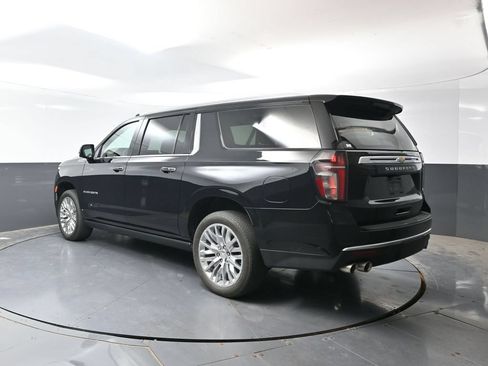 Used 2023 Chevrolet Suburban High Country AWD/4WD image 12