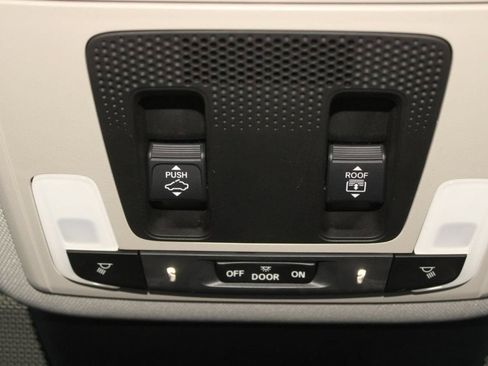 Used 2024 Honda Pilot Touring image 37