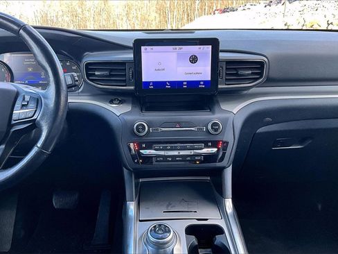 Used 2020 Ford Explorer XLT w/ Equipment Group 202A image 28