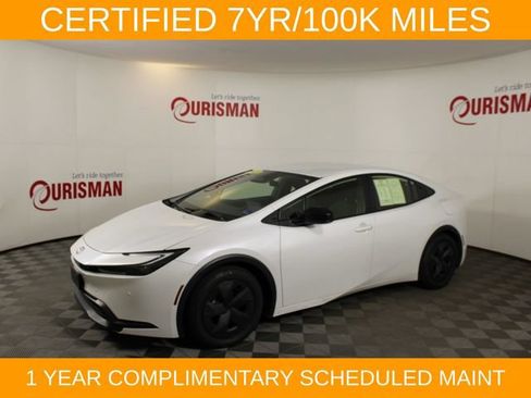 Used 2023 Toyota Prius LE FWD image 3
