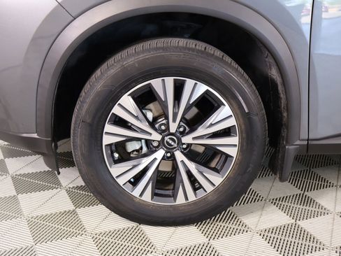Used 2023 Nissan Rogue SV FWD image 16