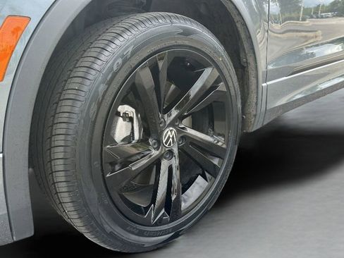 Certified 2024 Volkswagen Tiguan SE R-Line FWD image 10