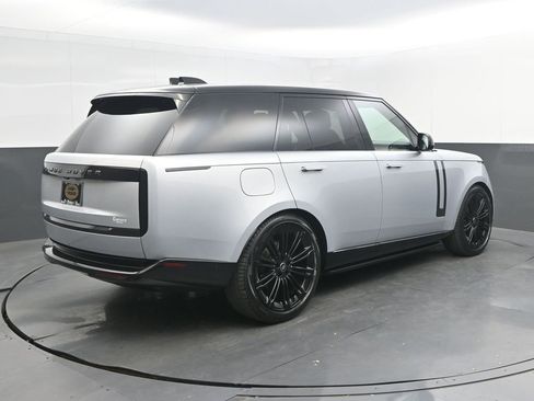 Used 2024 Land Rover Range Rover SE AWD/4WD image 7