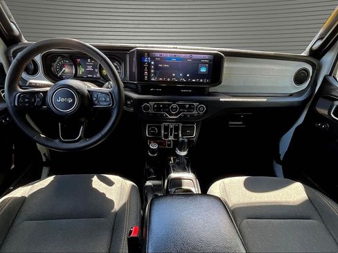 Used 2024 Jeep Wrangler Unlimited AWD/4WD image 7