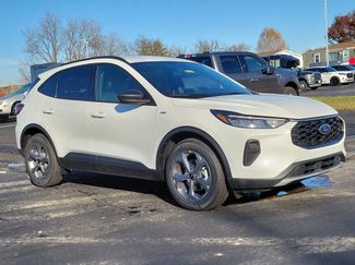 New 2026 Ford Escape ST-Line w/ Cold Weather Package 360° Tour