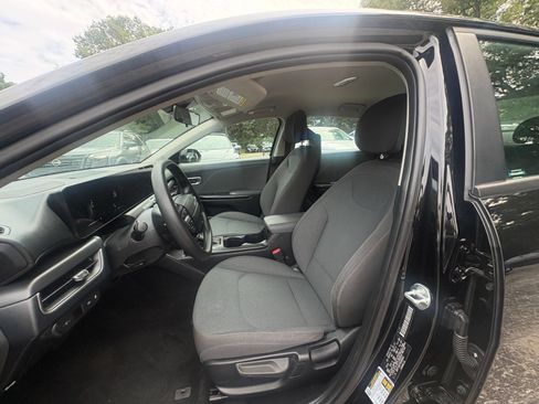 Used 2025 Kia K4 FWD image 25