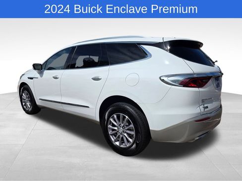 Used 2024 Buick Enclave Premium image 5