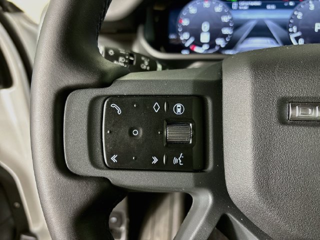 New 2026 Land Rover Defender 110 X-Dynamic SE AWD/4WD image 10