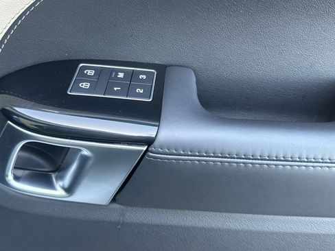 Used 2022 Land Rover Range Rover Sport HSE Silver Edition image 19