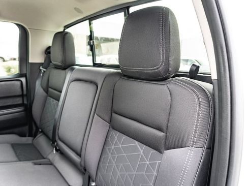 Used 2025 Nissan Frontier SV RWD image 26