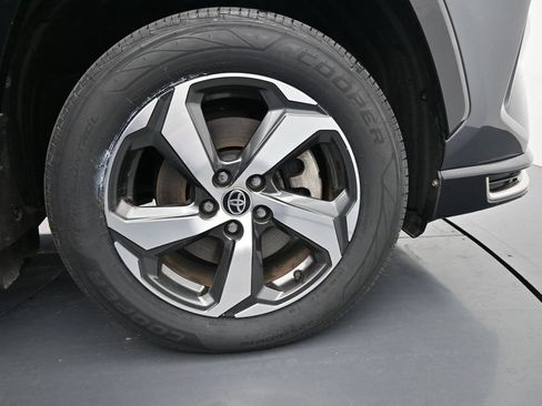 Used 2021 Toyota RAV4 SE w/ Weather & Moonroof Package AWD/4WD image 11