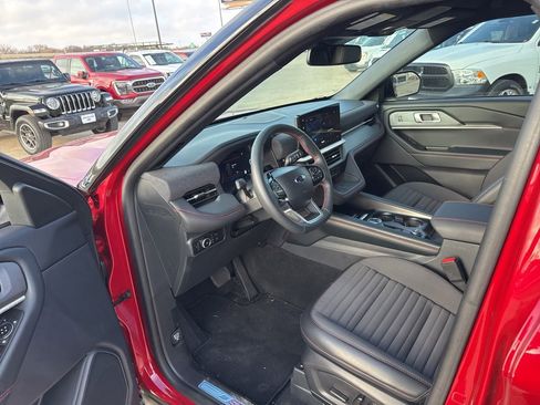 Used 2025 Ford Explorer ST-Line w/ Premium Package image 21