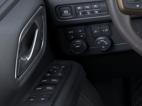 Used 2023 Chevrolet Tahoe Z71 w/ Luxury Package image 28