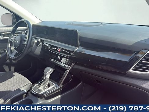 Used 2025 Kia Seltos S AWD/4WD image 40