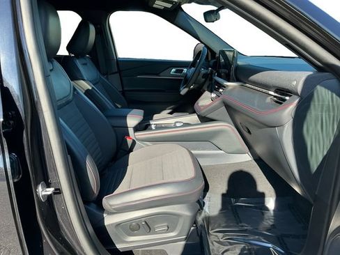 Used 2025 Ford Explorer ST-Line AWD/4WD image 17