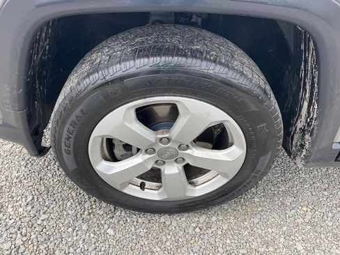 Used 2019 Jeep Compass Latitude w/ Popular Equipment Group AWD/4WD image 28