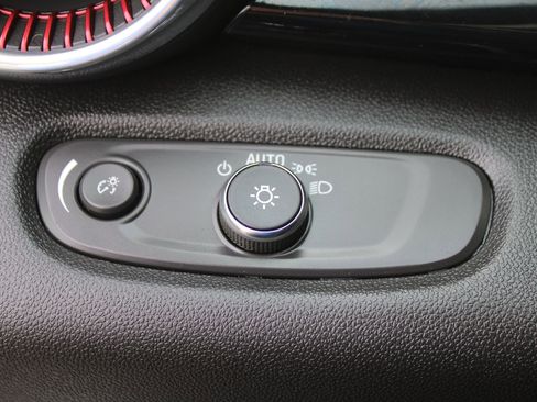 Used 2024 Chevrolet Trax RS image 24