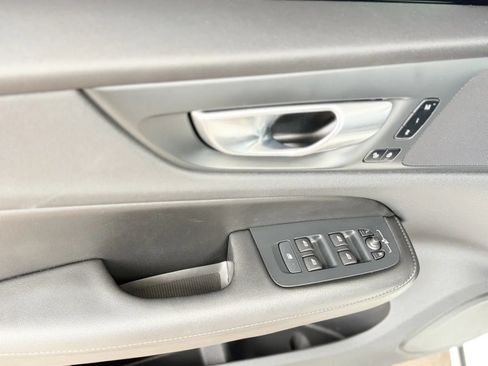 Used 2024 Volvo S60 B5 Plus w/ Climate Package AWD/4WD image 24