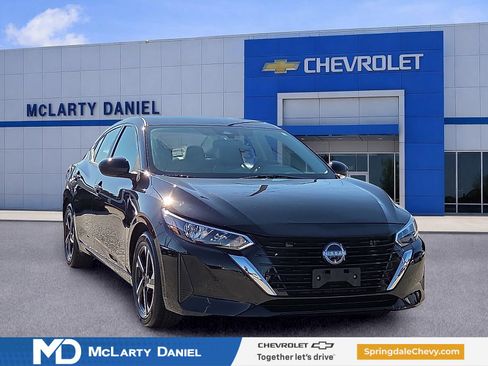 Used 2025 Nissan Sentra SV FWD image 1