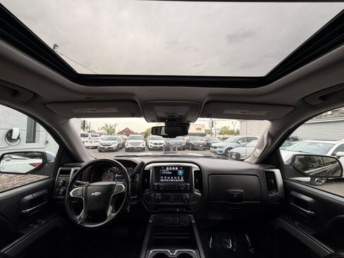 Used 2018 Chevrolet Silverado 1500 LTZ Z71 w/ Centennial Edition AWD/4WD image 25