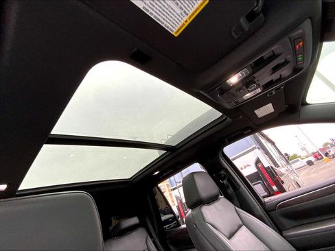 Used 2023 Chevrolet Tahoe Z71 w/ Luxury Package image 19