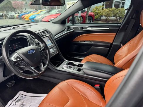 Used 2020 Ford Fusion Titanium image 10