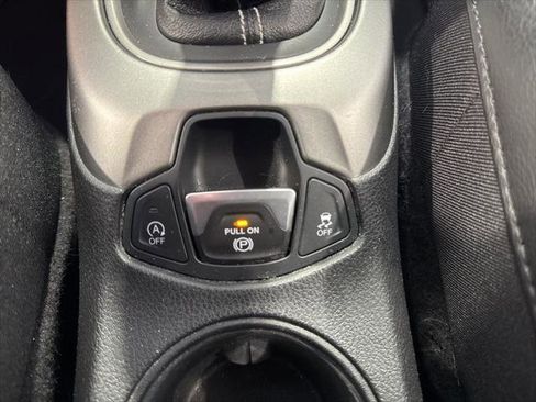 Certified 2021 Jeep Compass Latitude image 26