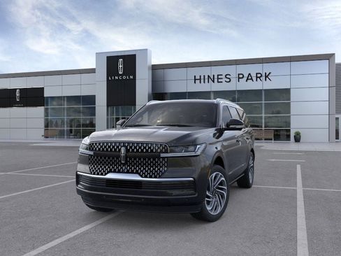 New 2025 Lincoln Navigator Reserve image 2
