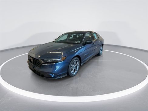 Used 2024 Honda Accord EX image 3