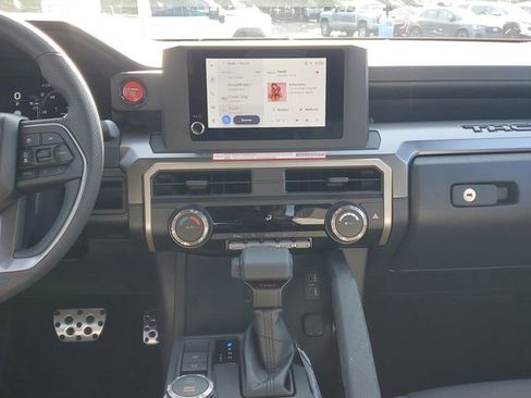 Used 2025 Toyota Tacoma TRD Sport image 25