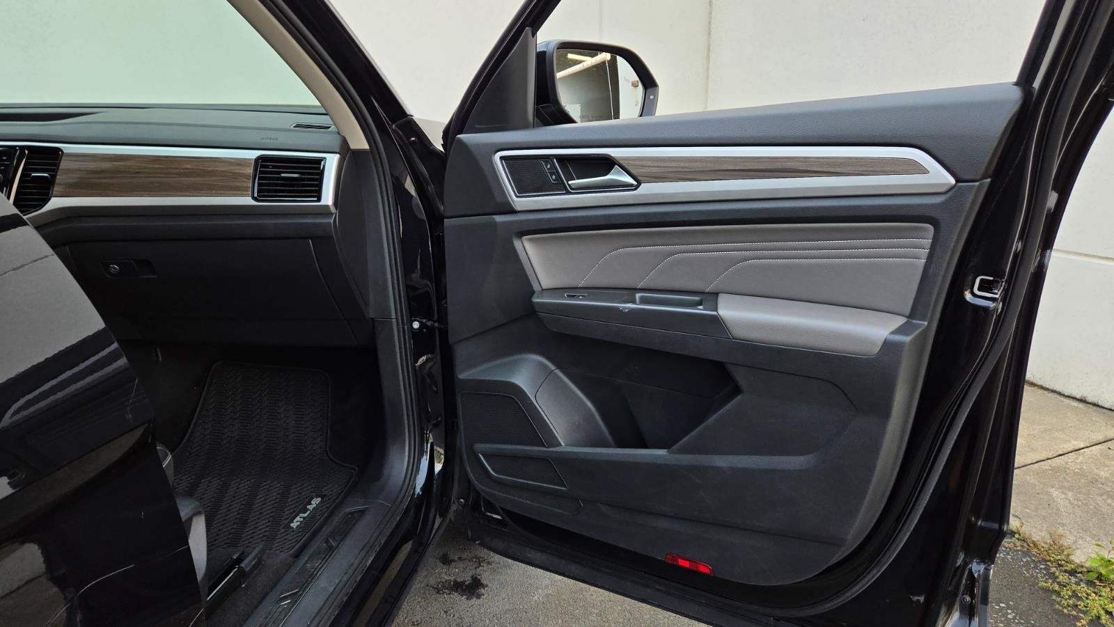 Certified 2022 Volkswagen Atlas SEL AWD/4WD image 55