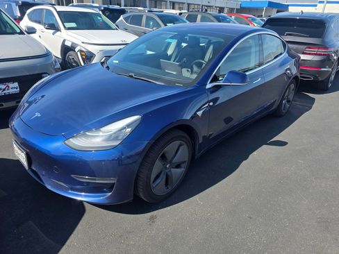 Used 2018 Tesla Model 3 Long Range RWD image 1
