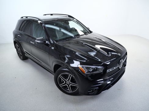 Certified 2026 Mercedes-Benz GLE 450e 4MATIC image 4