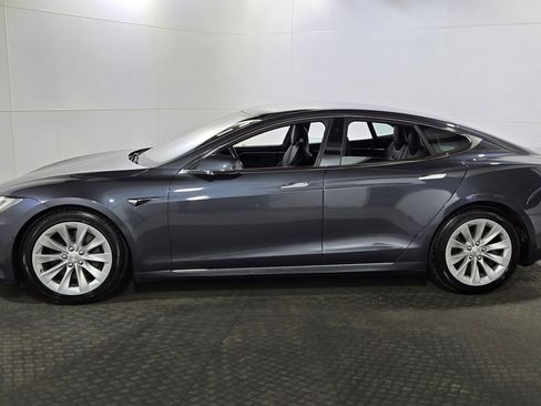 Used 2017 Tesla Model S 75D image 4