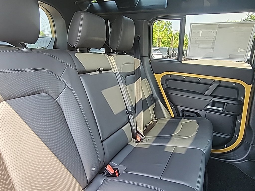 New 2026 Land Rover Defender 110 AWD/4WD image 18