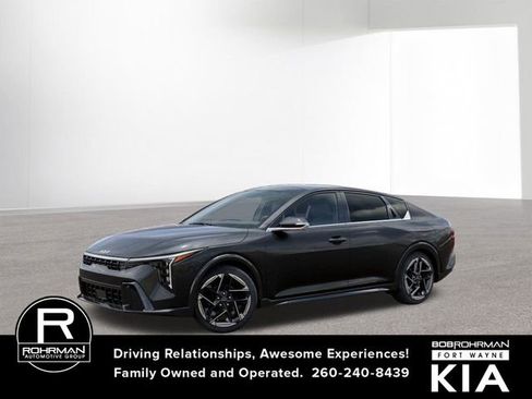New 2025 Kia K4 GT-Line image 3