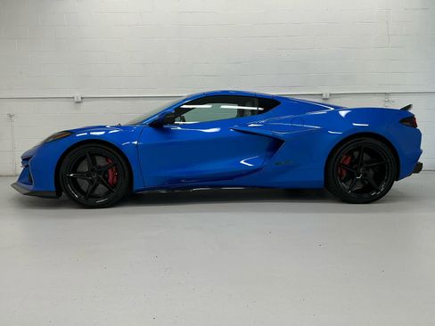 Used 2025 Chevrolet Corvette E-Ray w/ Battery Protection Package AWD/4WD image 3