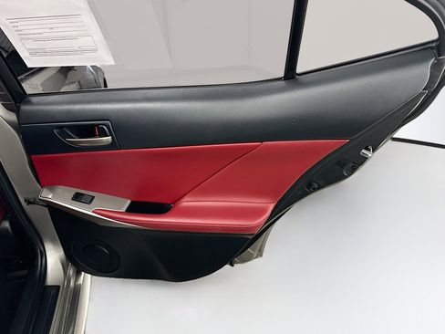 Used 2018 Lexus IS 300 AWD image 32