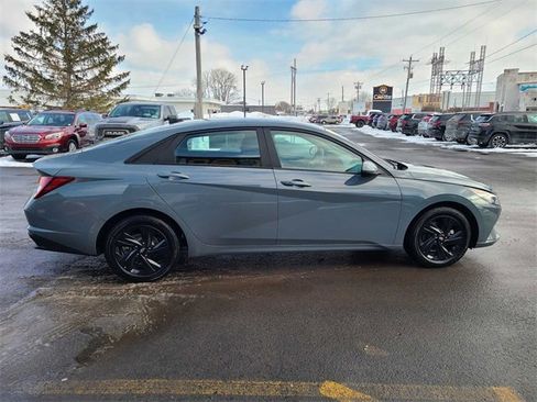 Used 2023 Hyundai Elantra SEL image 6