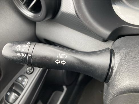 Used 2023 Nissan Kicks S image 21