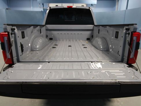 Used 2025 Ford F350 Platinum AWD/4WD image 40