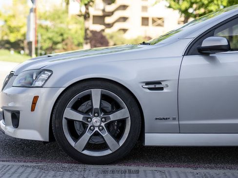 Used 2009 Pontiac G8 GXP RWD image 4