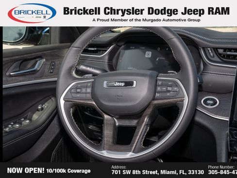 Used 2025 Jeep Grand Cherokee Limited image 21