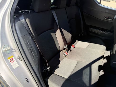 Used 2018 Toyota C-HR XLE FWD image 19