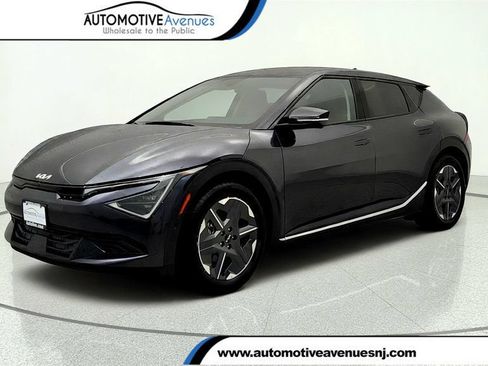 Used 2025 Kia EV6 Light w/ Light LR Technology Package RWD image 1